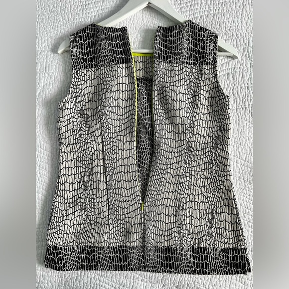 Banana Republic structured top, size 0. - Picture 7 of 7